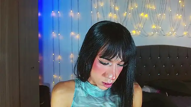 Snapshot of Kenisha_Sweet chatting on March 2025 06:57:01 AM Kenisha Sweet online show from March 2025 06:57:01 AM