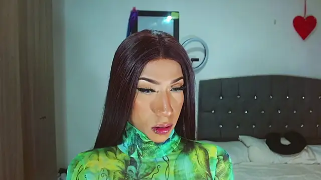 Snapshot of Kenisha_Sweet chatting on October 2025 08:52:01 PM Kenisha Sweet online show from October 2025 08:52:01 PM