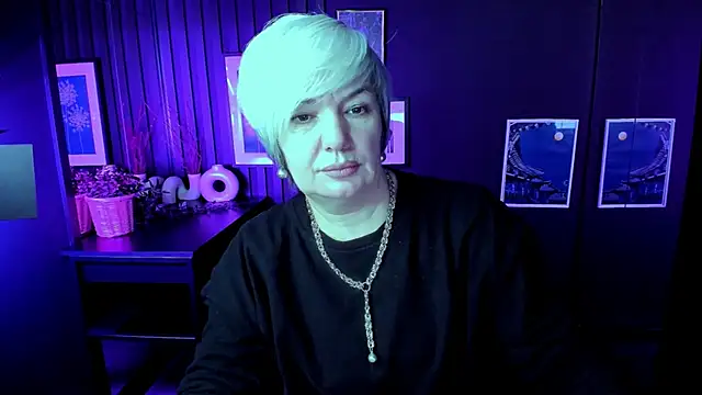 CarmenSoft online show from November 2025 08:45:01 PM