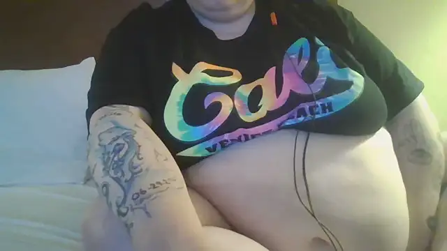 Snapshot of Ladyofmystery chatting on December 2024 09:20:02 AM Ladyofmystery online show from December 2024 09:20:02 AM