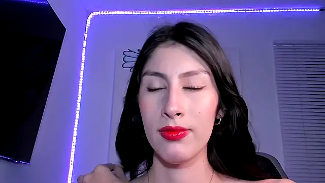 Snapshot of valeria_gonzales_ chatting on March 2025 03:14:02 AM valeria gonzales online show from March 2025 03:14:02 AM