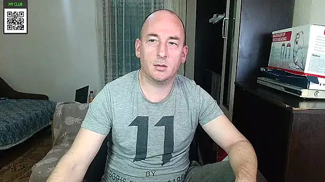Snapshot of Johan___Barker chatting on February 2025 12:50:01 PM Johan Barker online show from February 2025 12:50:01 PM