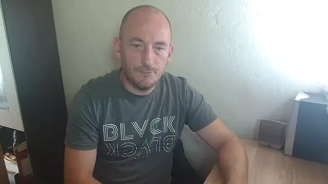 Snapshot of Johan___Barker chatting on September 2025 10:42:01 AM Johan Barker online show from September 2025 10:42:01 AM