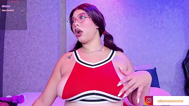 Snapshot of DanniaMonroee chatting on October 2025 11:41:02 AM DanniaMonroee online show from October 2025 11:41:02 AM