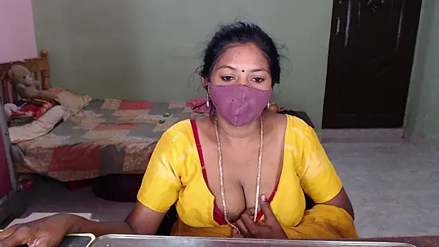 Snapshot of Novapol chatting on April 2026 12:43:01 PM Novapol online show from April 2026 12:43:01 PM