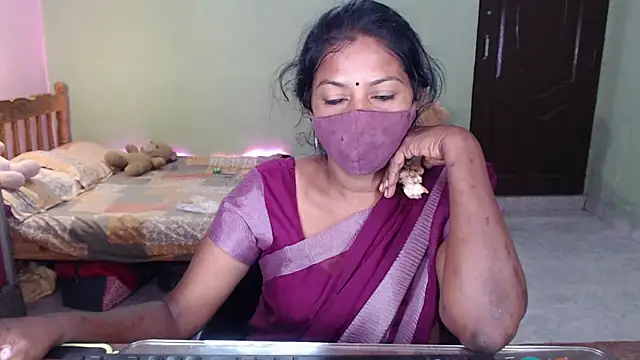 Snapshot of Novapol chatting on April 2026 01:43:02 PM Novapol online show from April 2026 01:43:02 PM