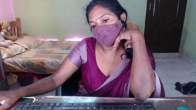 Snapshot of Novapol chatting on April 2026 06:10:01 PM Novapol online show from April 2026 06:10:01 PM