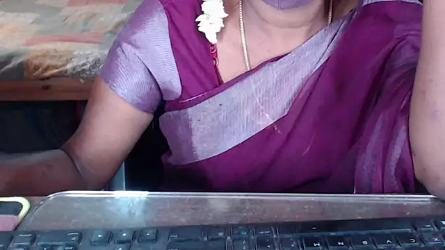 Snapshot of Novapol chatting on April 2026 05:50:01 PM Novapol online show from April 2026 05:50:01 PM