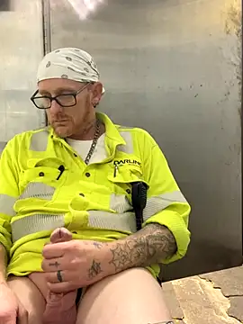 Snapshot of CLoSpunkmeyer69 chatting on October 2025 02:33:01 AM CLoSpunkmeyer69 online show from October 2025 02:33:01 AM