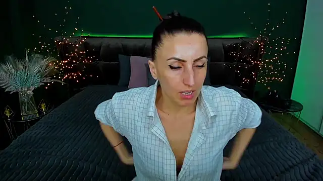 Snapshot of Rebecca_Diamond chatting on March 2025 03:52:01 PM Rebecca Diamond online show from March 2025 03:52:01 PM
