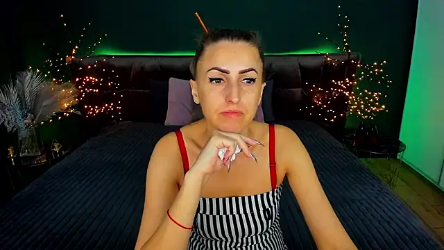 Rebecca Diamond online show from September 2025 05:44:02 AM