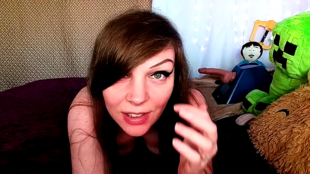 GamerGirlRoxyAndLee online show from January 2025 10:06:02 PM