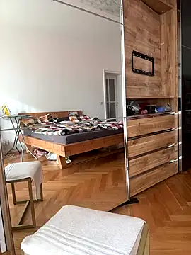 Snapshot of Pia_July_ chatting on October 2025 01:04:02 PM Pia July online show from October 2025 01:04:02 PM