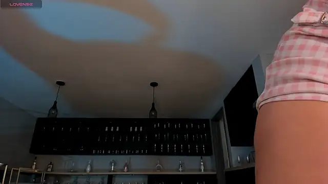 Snapshot of AbellaCroft chatting on October 2025 12:17:02 PM AbellaCroft online show from October 2025 12:17:02 PM