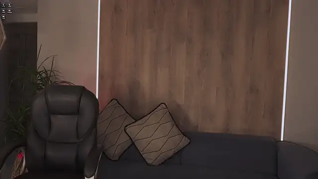 AbellaCroft online show from November 2025 01:25:02 PM