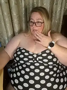 Snapshot of Iceprincess2bad4u chatting on February 2026 06:16:01 PM Iceprincess2bad4u online show from February 2026 06:16:01 PM