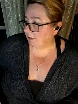 Snapshot of Iceprincess2bad4u chatting on February 2026 06:06:02 PM Iceprincess2bad4u online show from February 2026 06:06:02 PM