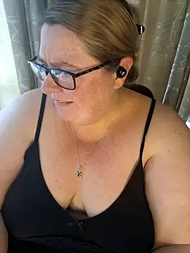 Snapshot of Iceprincess2bad4u chatting on March 2026 05:31:02 AM Iceprincess2bad4u online show from March 2026 05:31:02 AM