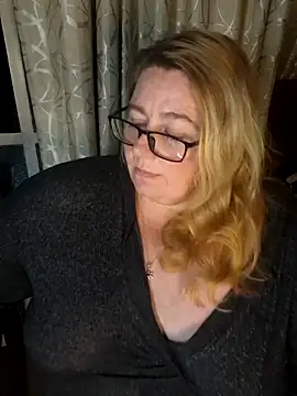 Snapshot of Iceprincess2bad4u chatting on March 2026 06:14:02 PM Iceprincess2bad4u online show from March 2026 06:14:02 PM