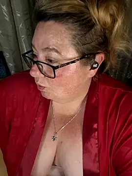 Snapshot of Iceprincess2bad4u chatting on April 2026 05:40:01 PM Iceprincess2bad4u online show from April 2026 05:40:01 PM