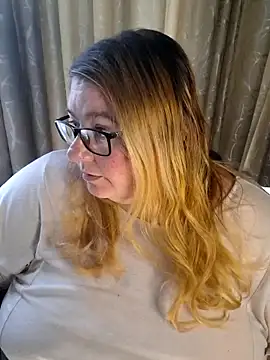 Snapshot of Iceprincess2bad4u chatting on June 2026 05:53:02 AM Iceprincess2bad4u online show from June 2026 05:53:02 AM