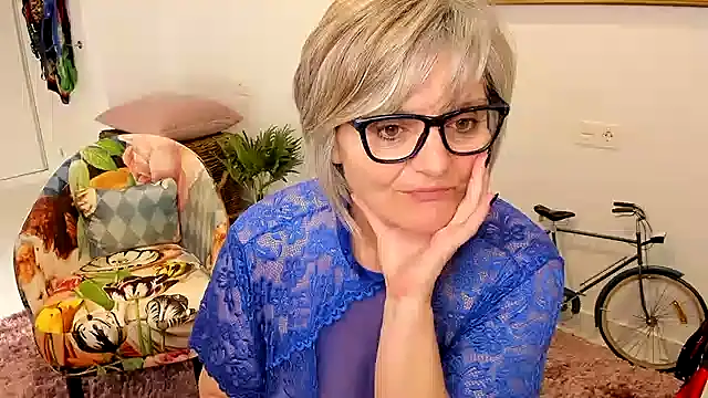 Milf-Ella online show from January 2025 02:39:01 PM