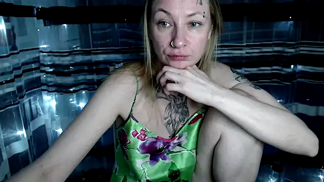 Snapshot of cold_lollipop chatting on January 2025 06:11:01 AM cold lollipop online show from January 2025 06:11:01 AM