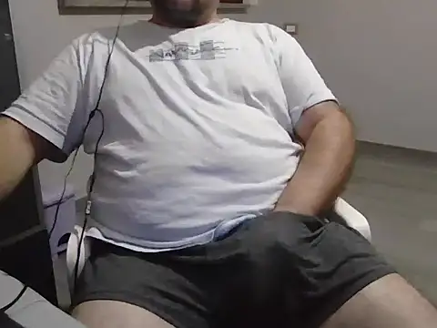 Snapshot of iron_boy80 chatting on January 2025 09:36:02 AM iron boy80 online show from January 2025 09:36:02 AM