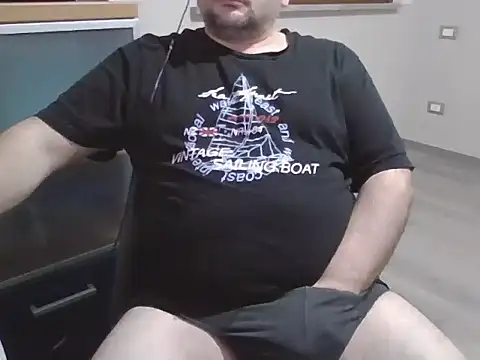 Snapshot of iron_boy80 chatting on February 2025 10:22:02 PM iron boy80 online show from February 2025 10:22:02 PM