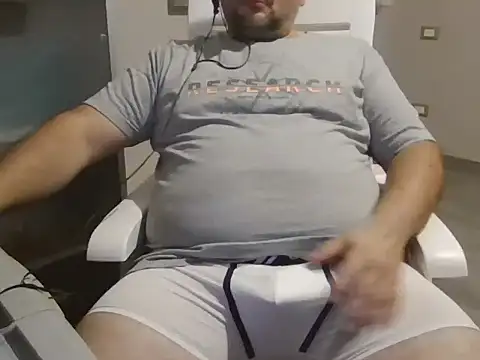 Snapshot of iron_boy80 chatting on September 2025 01:33:02 PM iron boy80 online show from September 2025 01:33:02 PM