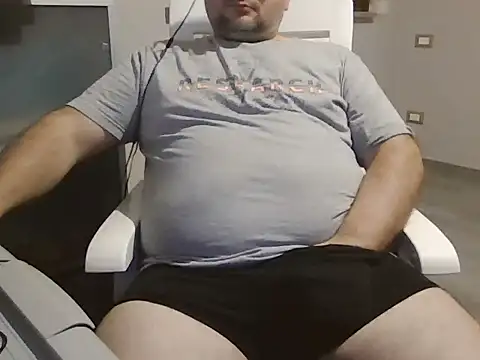 Snapshot of iron_boy80 chatting on October 2025 04:51:02 PM iron boy80 online show from October 2025 04:51:02 PM