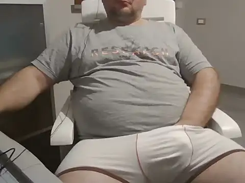 Snapshot of iron_boy80 chatting on March 2026 10:28:02 PM iron boy80 online show from March 2026 10:28:02 PM