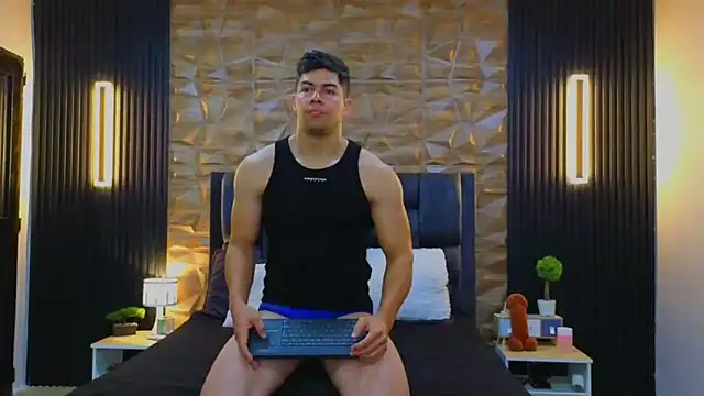 Snapshot of FelipeAndMarcello3 chatting on February 2025 02:34:02 PM FelipeAndMarcello3 online show from February 2025 02:34:02 PM