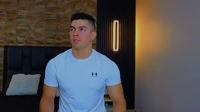 Snapshot of FelipeAndMarcello3 chatting on February 2025 07:38:01 PM FelipeAndMarcello3 online show from February 2025 07:38:01 PM