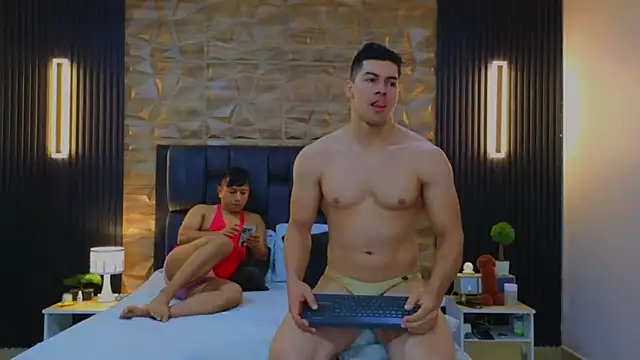 Snapshot of FelipeAndMarcello3 chatting on March 2025 02:12:01 PM FelipeAndMarcello3 online show from March 2025 02:12:01 PM