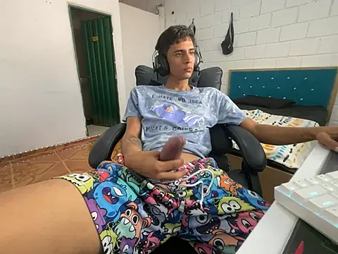 Snapshot of Max_TheHorseDick chatting on March 2025 08:56:01 PM Max TheHorseDick online show from March 2025 08:56:01 PM