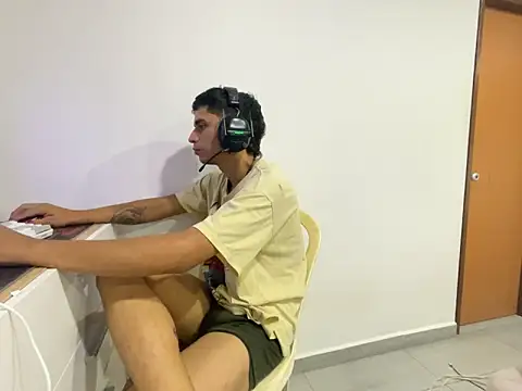 Max TheHorseDick online show from May 2026 10:06:02 PM