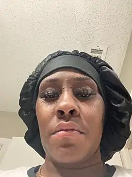 Snapshot of Foreignthababyy chatting on November 2025 06:12:01 AM Foreignthababyy online show from November 2025 06:12:01 AM