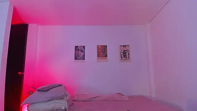 Snapshot of Moonlight1002 chatting on March 2026 02:28:01 AM Moonlight1002 online show from March 2026 02:28:01 AM