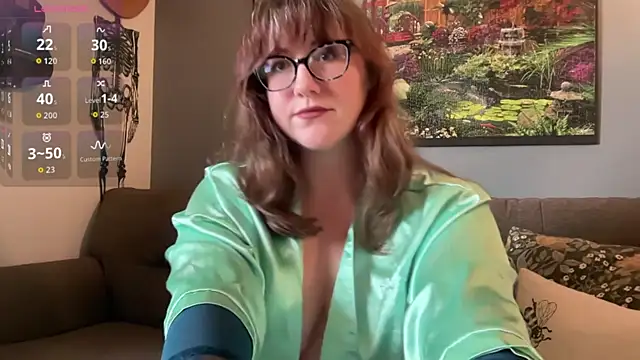 Snapshot of kurvy_kitten_xo chatting on December 2025 03:07:02 PM kurvy kitten xo online show from December 2025 03:07:02 PM