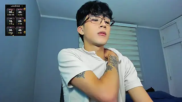 Snapshot of tom_Howard chatting on February 2026 11:00:01 PM tom Howard online show from February 2026 11:00:01 PM