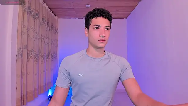 Snapshot of MitchellXD chatting on February 2026 01:16:01 PM MitchellXD online show from February 2026 01:16:01 PM