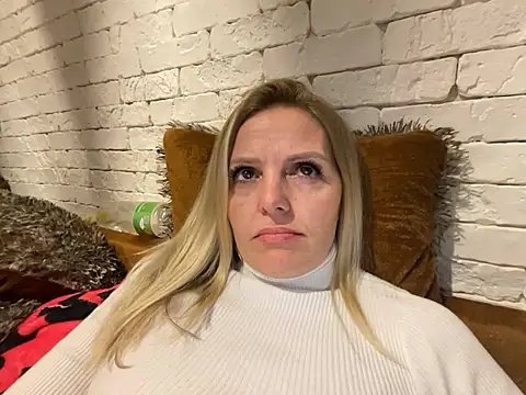 Angel girllovemy online show from February 2025 04:10:01 PM