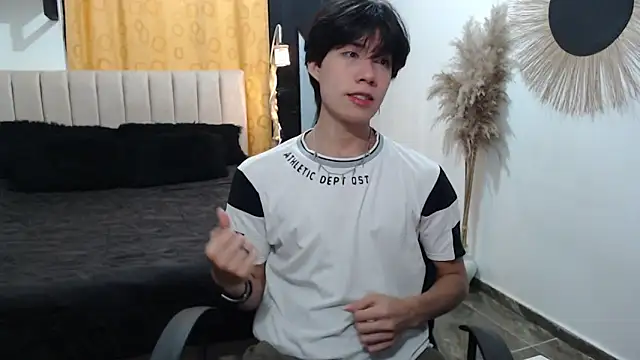 Elio-cam online show from March 2026 02:15:02 AM