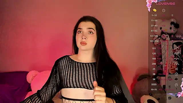 YsabellViveris online show from October 2025 01:43:02 PM