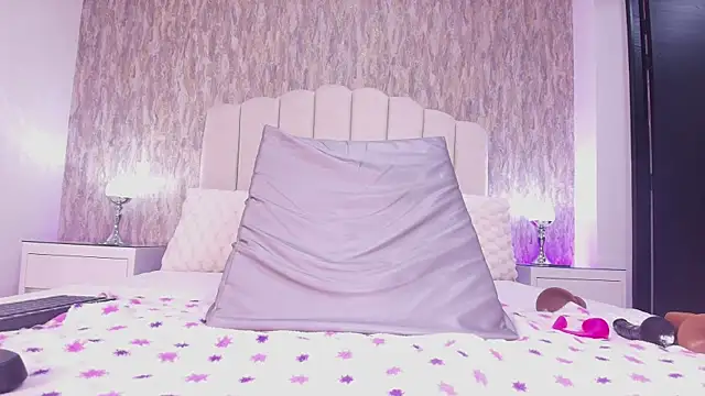 Snapshot of raven_lilith_ chatting on November 2025 03:18:02 AM raven lilith online show from November 2025 03:18:02 AM