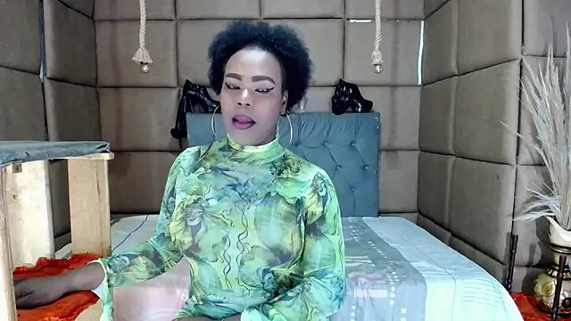 Snapshot of CatrinaGill chatting on October 2025 12:00:01 AM CatrinaGill online show from October 2025 12:00:01 AM