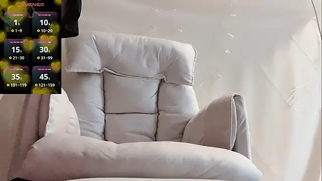 Snapshot of Tw_Zoella chatting on March 2026 07:02:01 AM Tw Zoella online show from March 2026 07:02:01 AM