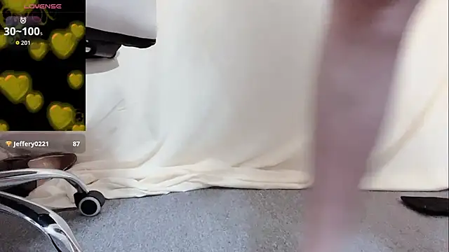 Snapshot of Tw_Zoella chatting on March 2026 05:01:02 PM Tw Zoella online show from March 2026 05:01:02 PM