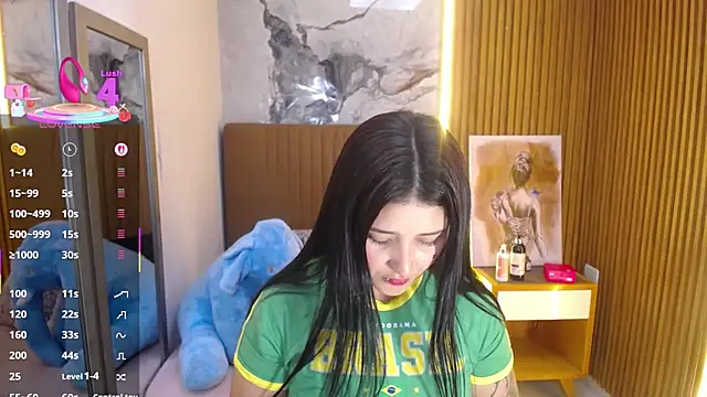 BIANCAROY1 online show from November 2025 06:43:02 PM